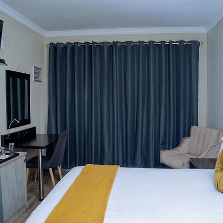 Q'S Boutique Stay Standerton المظهر الخارجي الصورة