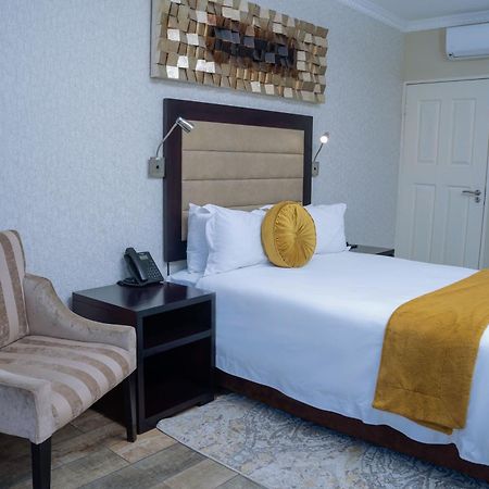Q'S Boutique Stay Standerton المظهر الخارجي الصورة