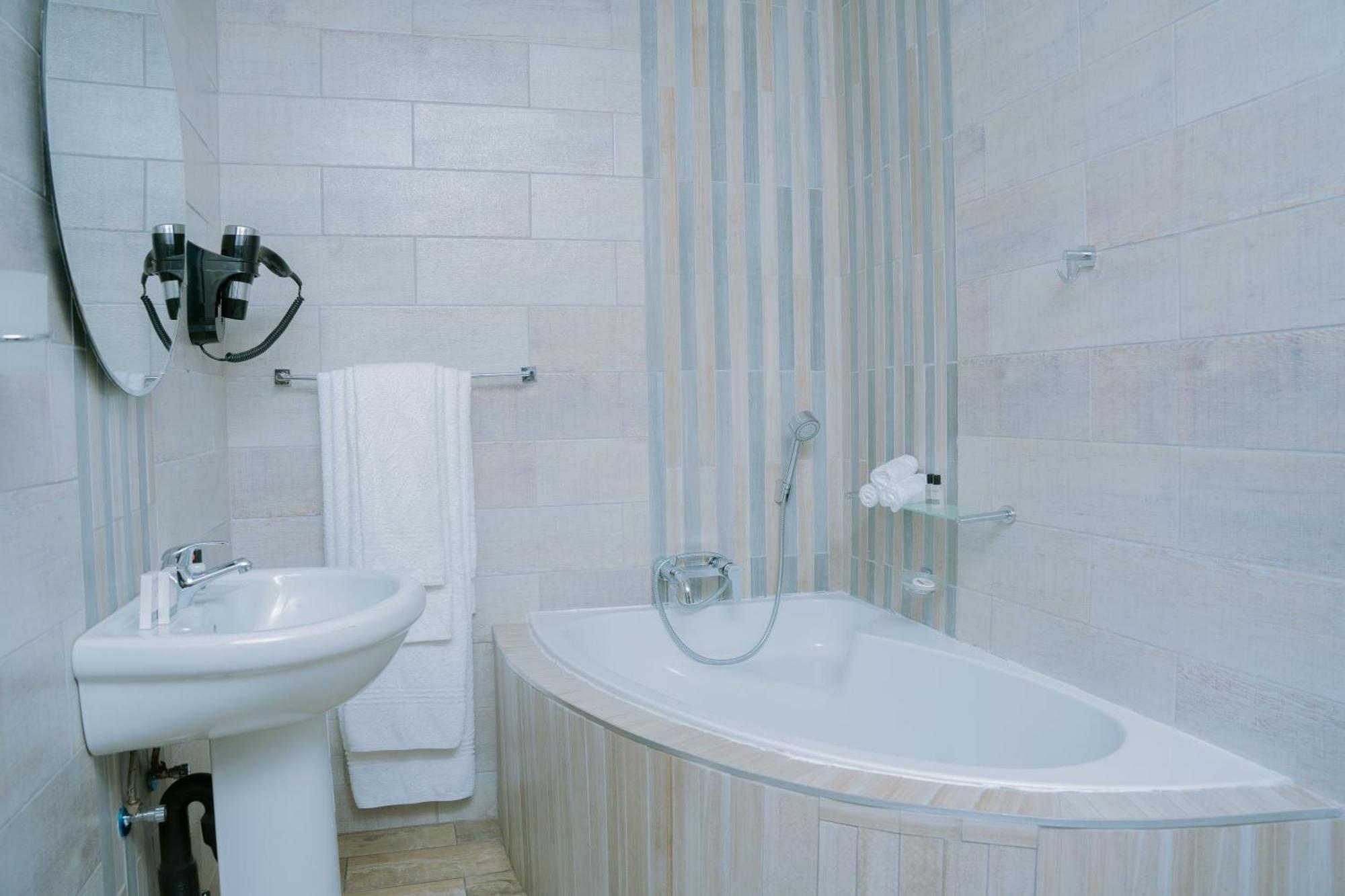 Q'S Boutique Stay Standerton المظهر الخارجي الصورة